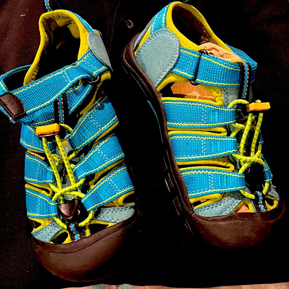 Brand new Keen water shoes